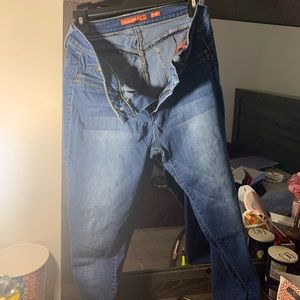 YMI wanna betta butt jeans size 11